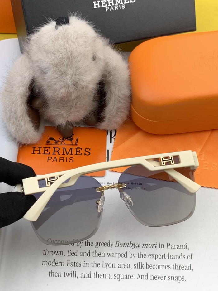 超奇跡の入荷☆ エルメス n級品 定番のボックスデザインは2色