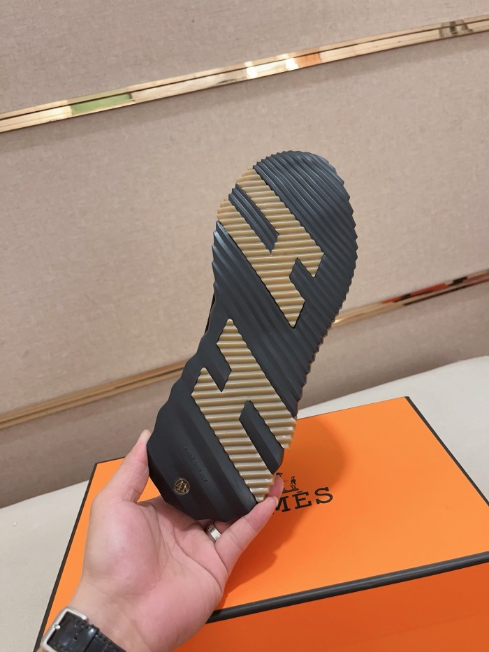 高品質 エルメス コピー 新型のメンズストラップ付きカジュアルスニーカー