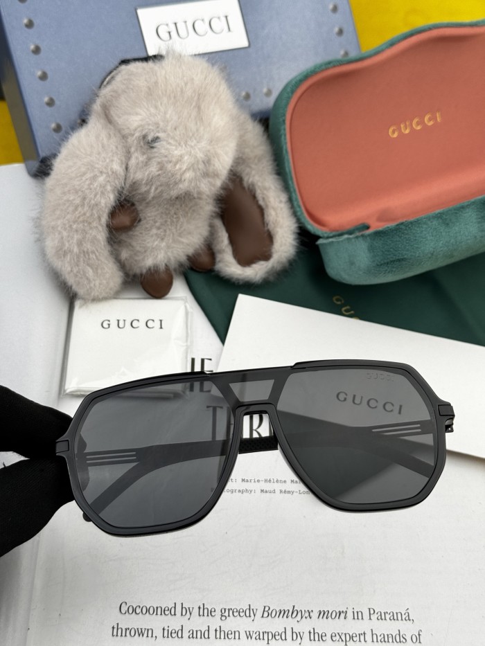 超奇跡の入荷☆ グッチ n級品 メンズとレディースカップルサングラス多角形サングラス3色