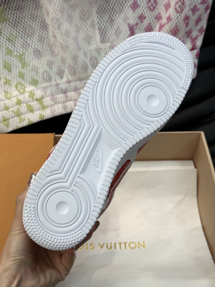 使い勝手良し ルイヴィトン 激安通販  L.v x off-white x Nikeの3者が名フラッシュドリル版カジュアルスニーカー