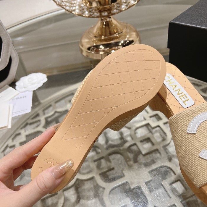 一目惚れ♪ シャネル n級品 定番坂と厚底スリッパ