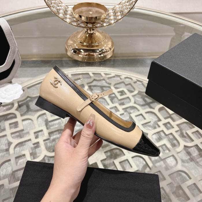 日本未入荷 シャネル スーパーコピー 后空サンダル