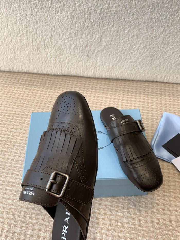 超奇跡の入荷☆ プラダ スーパーコピー のショーモデルレトロなフリンジ半スリッパの単靴