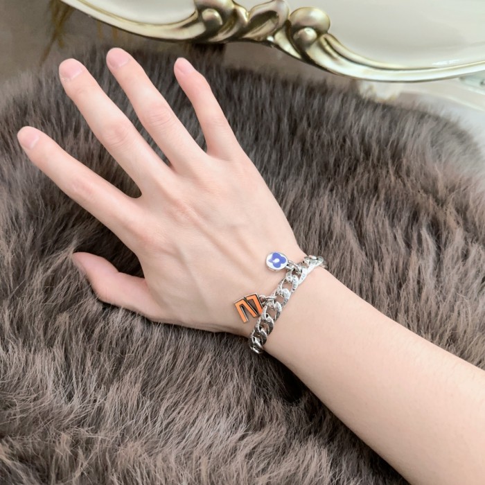 使い勝手良し ルイヴィトン 偽物通販  LV ブレスレット