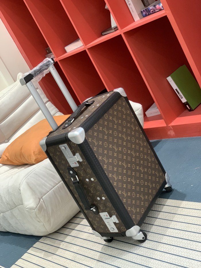 【限定】 ルイヴィトン 偽物通販  LOUIS VUITTON 四輪レバーボックス