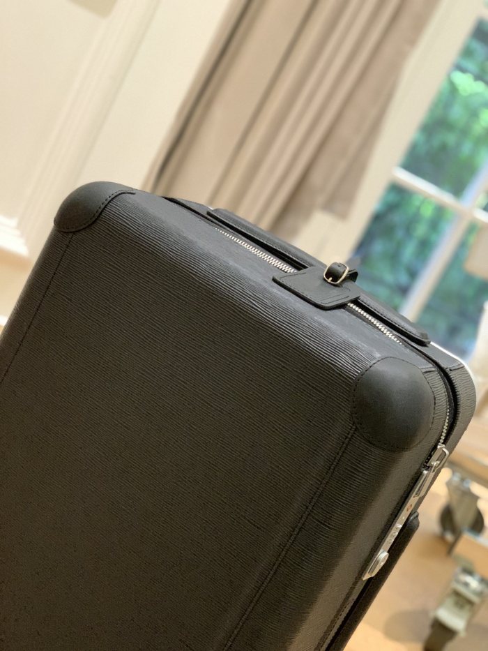 使い勝手良し ルイヴィトン n級品 LOUIS VUITTON 四輪レバーボックス