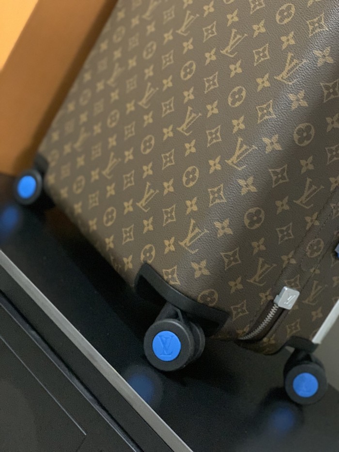 超話題! ルイヴィトン 偽物通販  LOUIS VUITTON 四輪レバーボックス