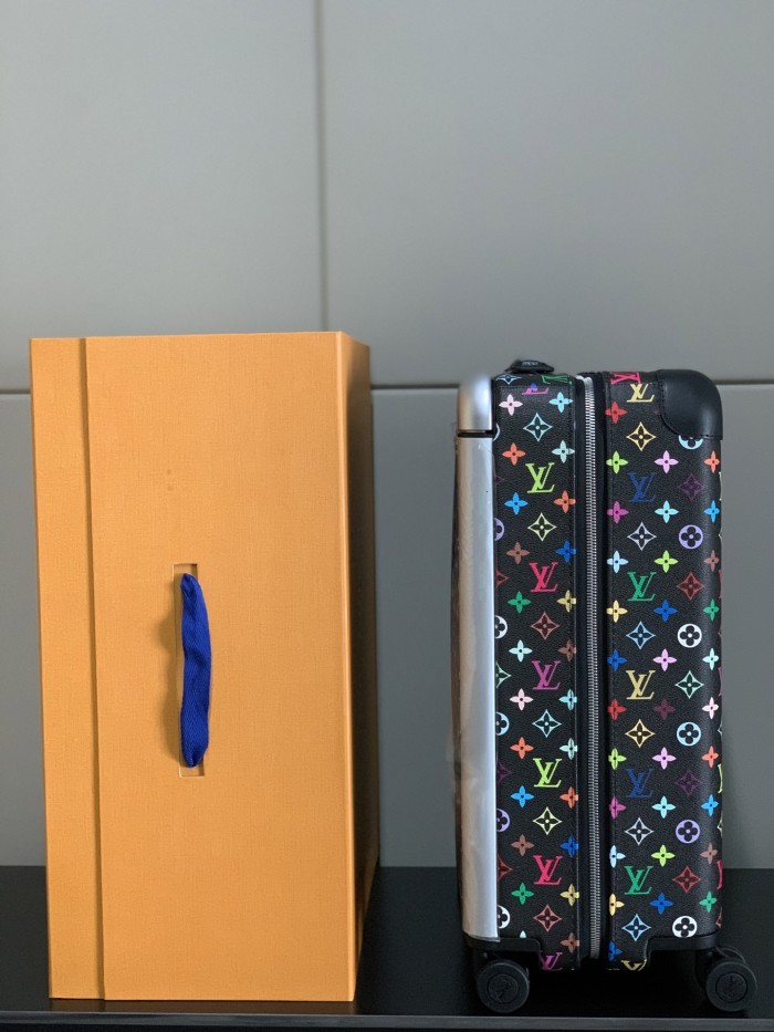 一目惚れ♪ ルイヴィトン 激安偽物 LOUIS VUITTON 四輪レバーボックス