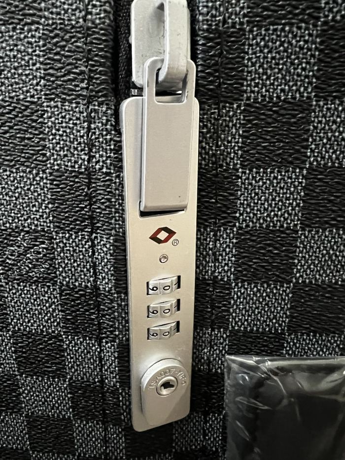 高品質 ルイヴィトン n級品 LOUIS VUITTON 四輪レバーボックス