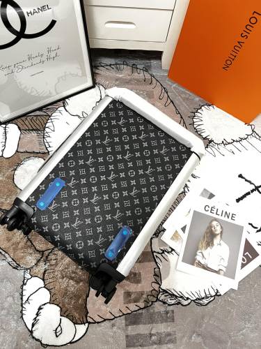 大人気 ルイヴィトン コピーおすすめ LOUIS VUITTON 四輪レバーボックス