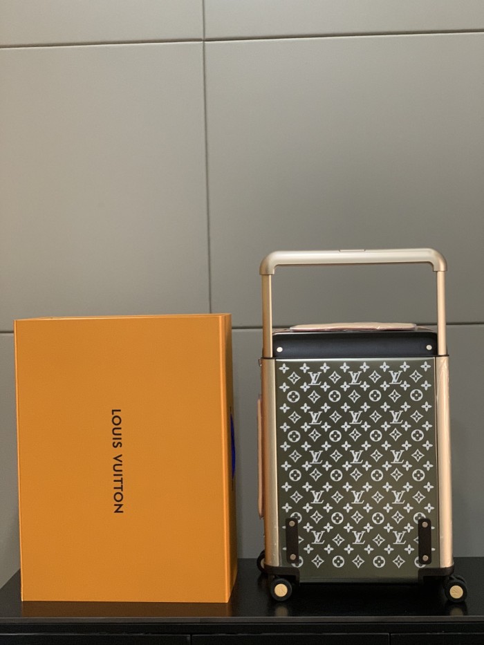 入手困難 ルイヴィトン 偽物通販  LOUIS VUITTON 四輪レバーボックス