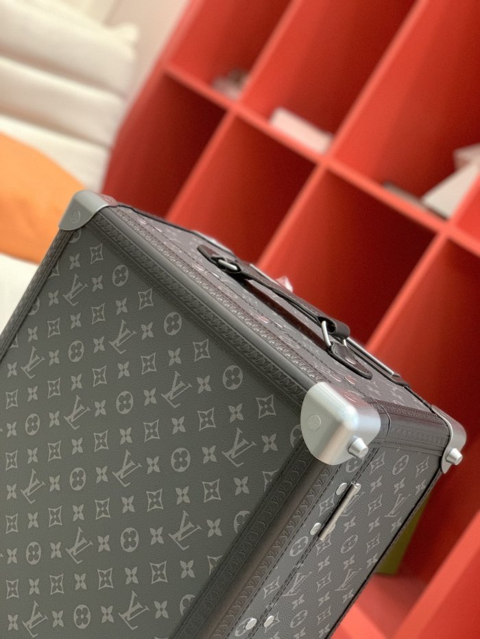大人気 ルイヴィトン 激安偽物 LOUIS VUITTON 四輪レバーボックス