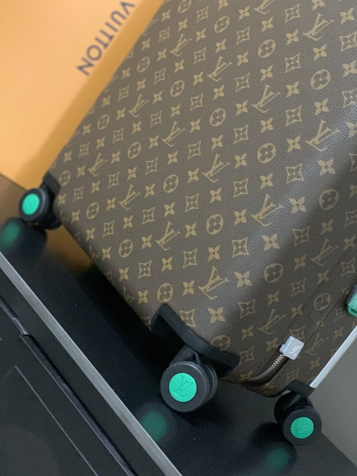 稀少 ルイヴィトン n級品 LOUIS VUITTON 四輪レバーボックス