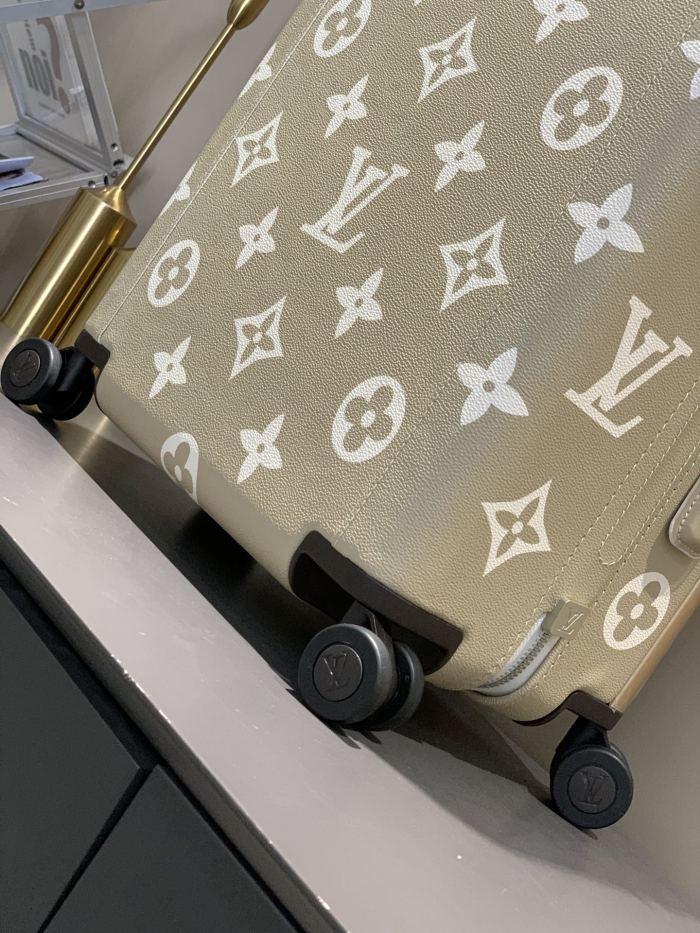 累積売上総額第１位！ルイヴィトン コピーおすすめ LOUIS VUITTON 四輪レバーボックス