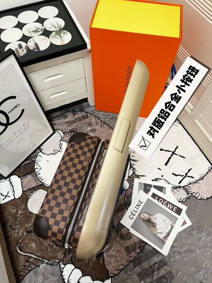 ★超人気 ルイヴィトン 激安偽物 LOUIS VUITTON 四輪レバーボックス