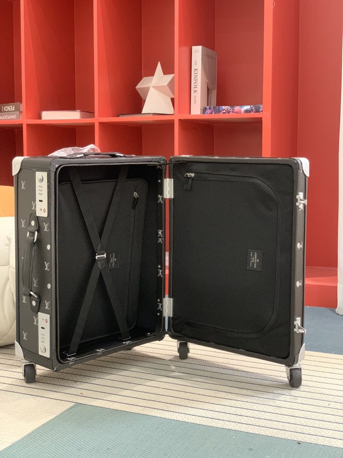 日本未入荷 ルイヴィトン 激安通販 LOUIS VUITTON 四輪レバーボックス