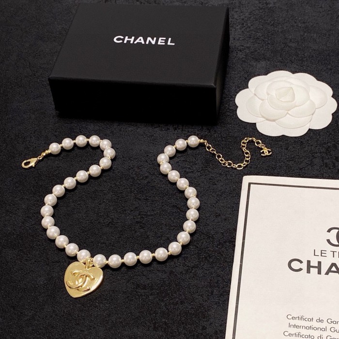 【話題商品！】シャネル 激安偽物 ChanelのダブルCパールハート ネックレス