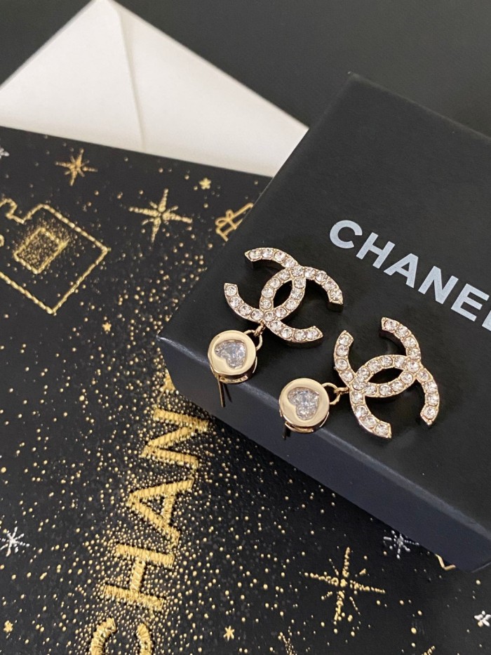 高品質 シャネル 激安通販 Chanel のハートドリルアルファベットピアス