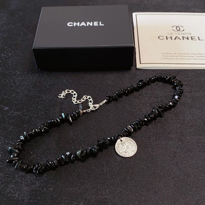 新作 シャネル 激安通販 Chanel レトロシルバーペンダント黒メノウ石アルファベット太チェーンネックレス