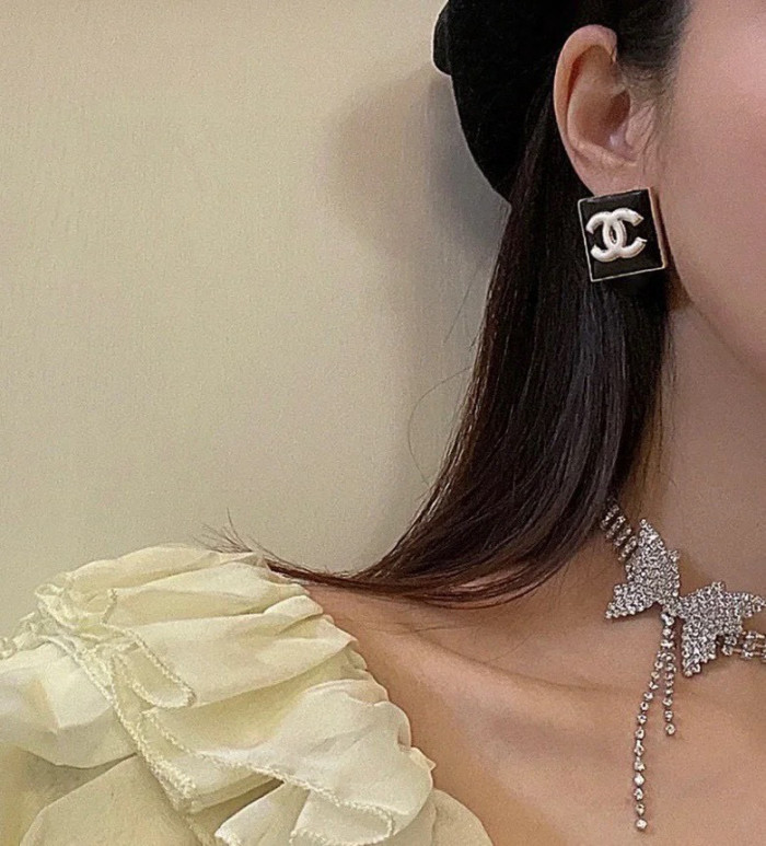 高品質 シャネル 偽物通販 Chanelの四角いピアス