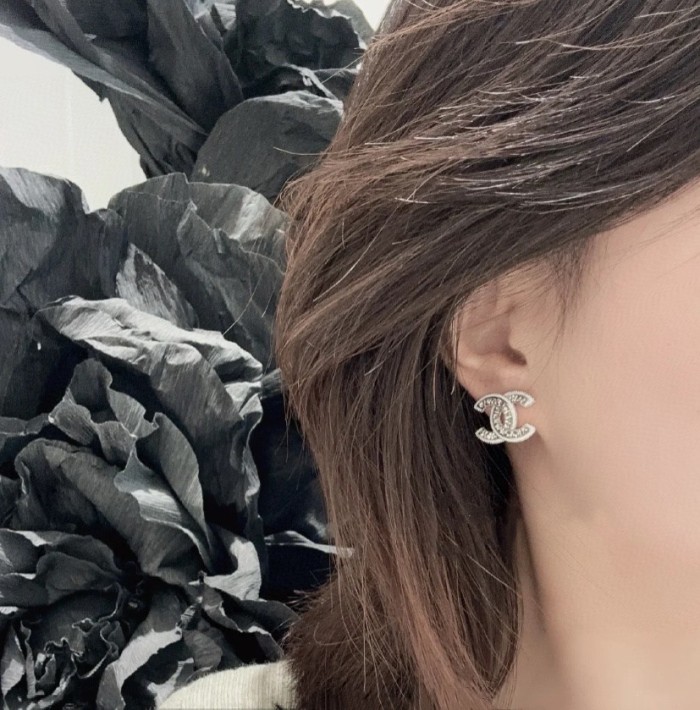 大人気 シャネル スーパーコピー Chanel のホワイトサイドスパンコール丸ドリルダブルcピアス