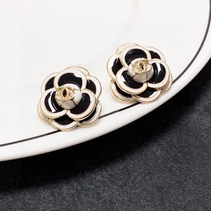 追跡付 シャネル 激安偽物 CHANEL椿の花ピアス