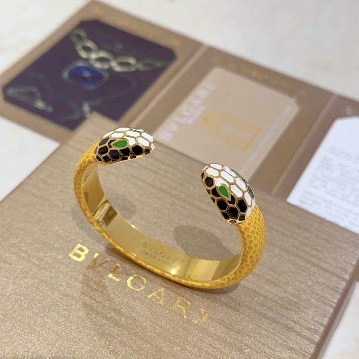 超話題! ブルガリ コピー のブレスレットSerpenti Viperシリーズの蛇の頭ブレスレット