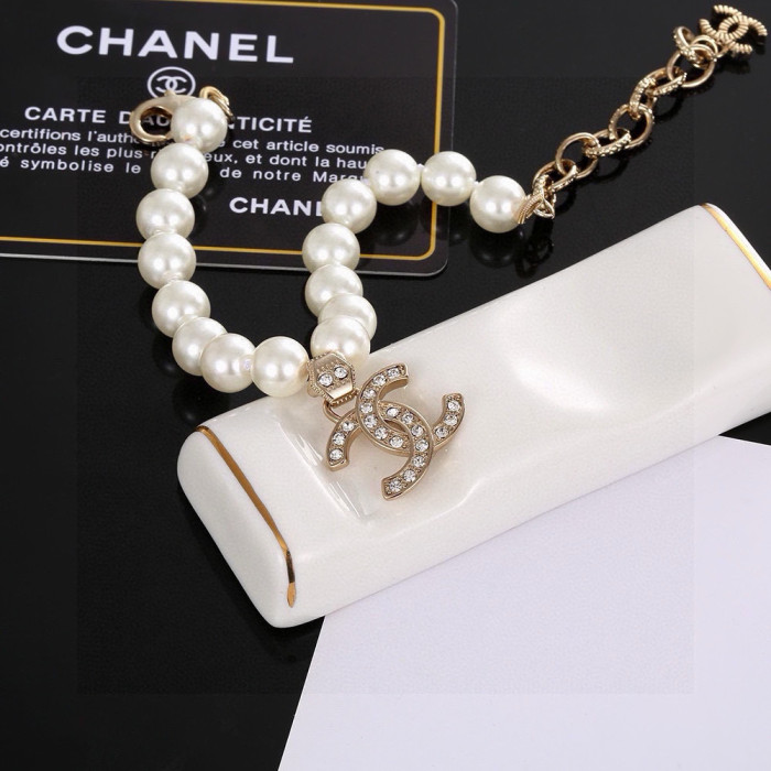 入手困難 シャネル n級品 Chanelの新型パールブレスレット