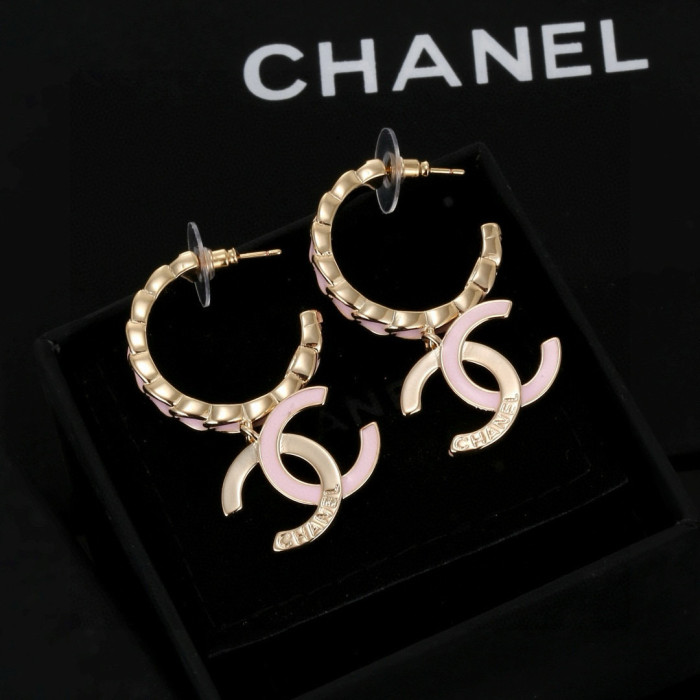 累積売上総額第１位！シャネル スーパーコピー Chanelの定番ダブルCピアス