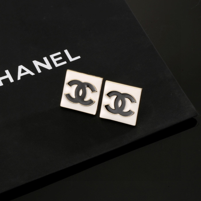 高品質 シャネル 偽物通販 Chanelの四角いピアス
