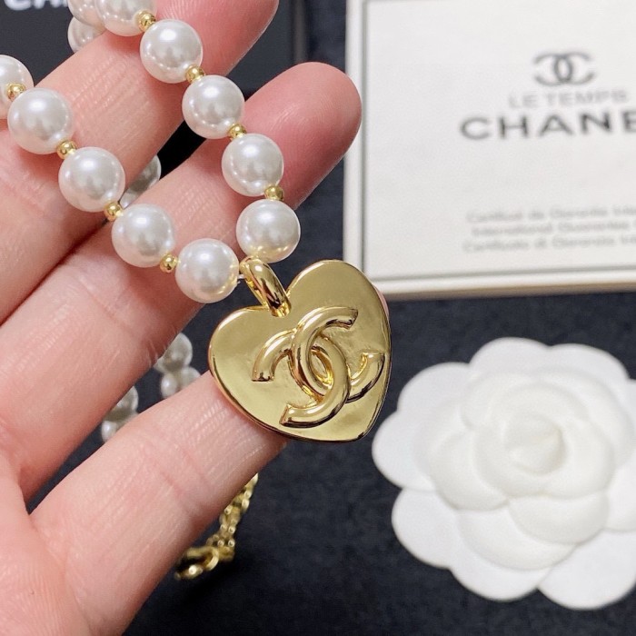 【話題商品！】シャネル 激安偽物 ChanelのダブルCパールハート ネックレス
