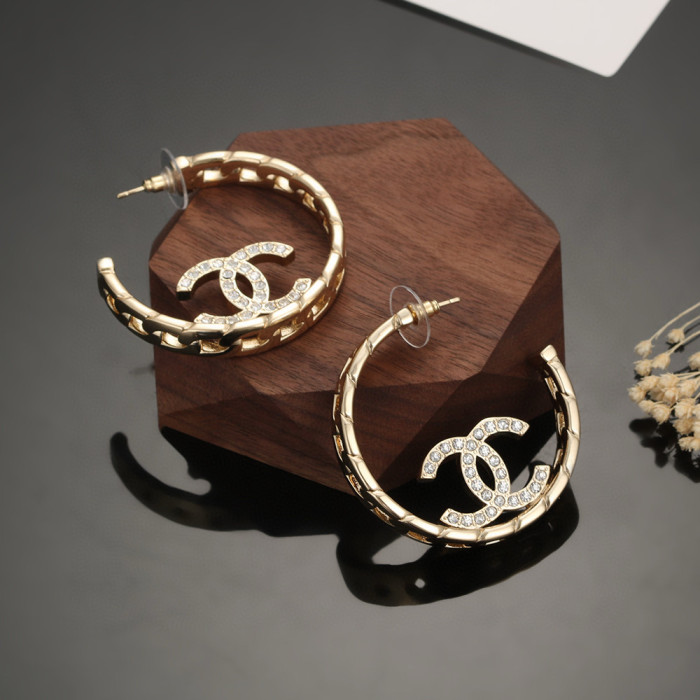★超人気 シャネル 偽物通販 Chanelのライトゴールドのフープピアス