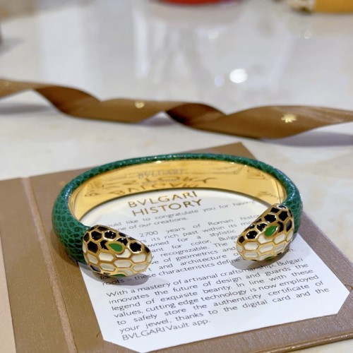 高品質 ブルガリ スーパーコピー のブレスレットSerpenti Viperシリーズの蛇の頭ブレスレット