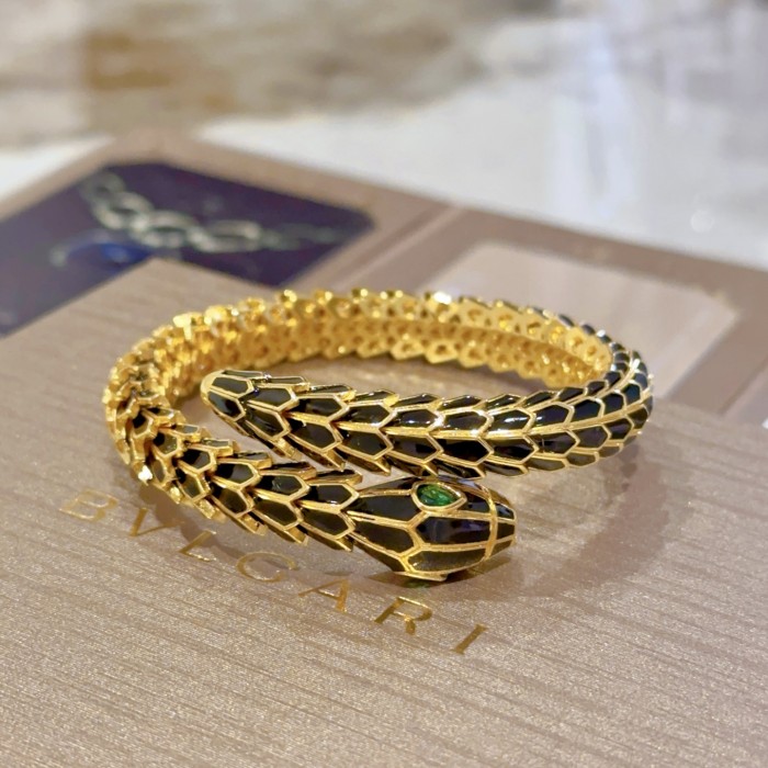 【話題商品！】ブルガリ コピー のブレスレットSerpenti Viperシリーズ間の蛇骨ブレスレット
