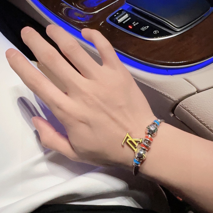【話題商品！】ルイヴィトン コピーおすすめ LVブレスレットアクセサリー