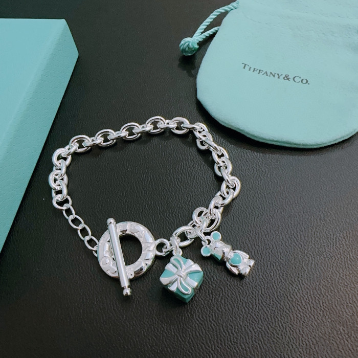 超奇跡の入荷☆ ティファニー コピーおすすめ のブレスレット