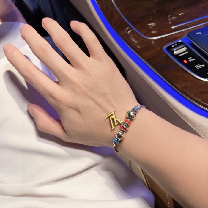 【話題商品！】ルイヴィトン コピーおすすめ LVブレスレットアクセサリー