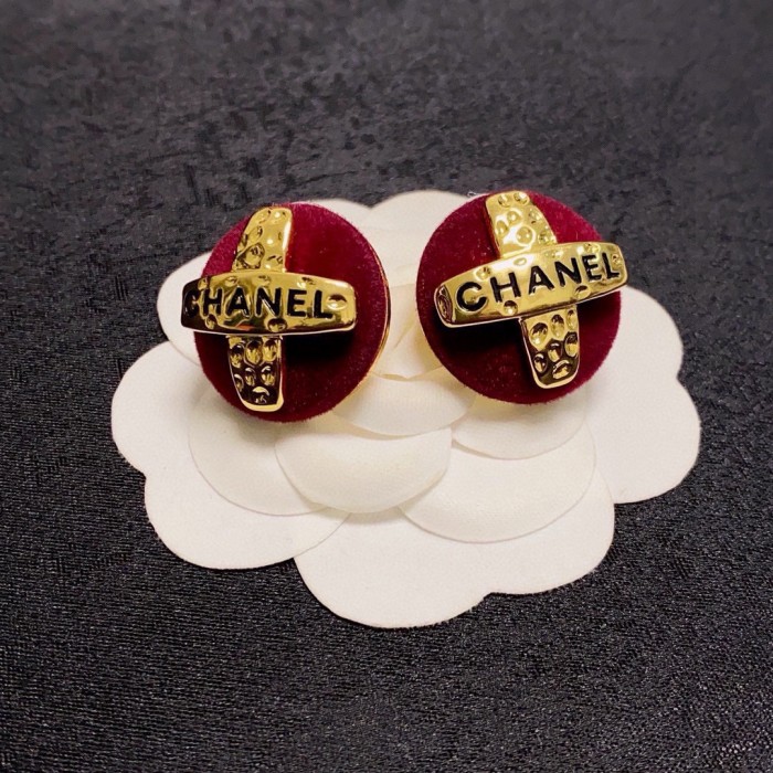 追跡付 シャネル 偽物通販 Chanel アルファベットダブルC高バージョンモコモコ秋冬モデルワインレッドピアス