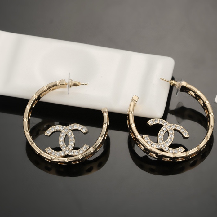 ★超人気 シャネル 偽物通販 Chanelのライトゴールドのフープピアス