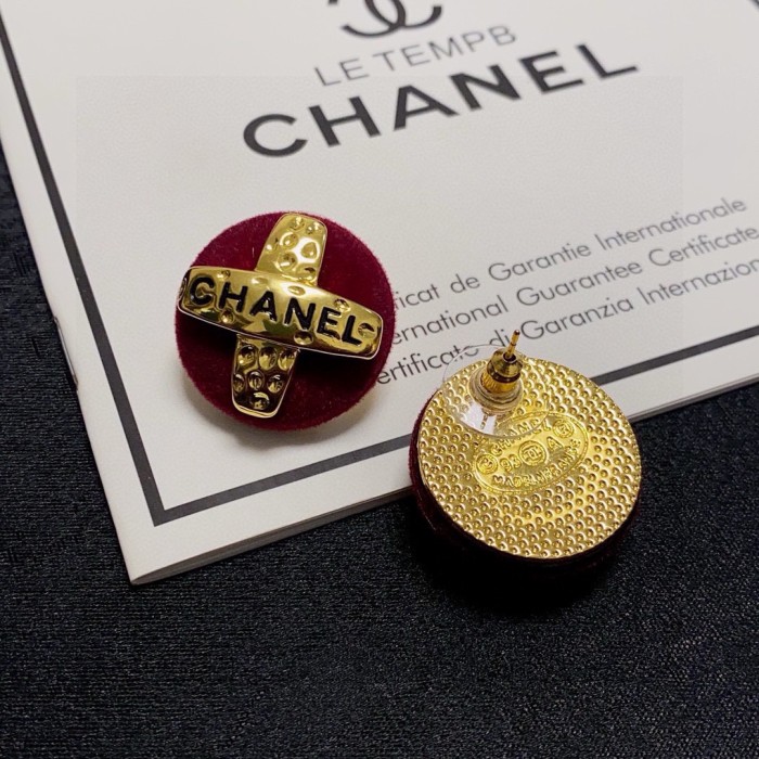追跡付 シャネル 偽物通販 Chanel アルファベットダブルC高バージョンモコモコ秋冬モデルワインレッドピアス
