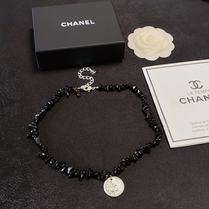 新作 シャネル 激安通販 Chanel レトロシルバーペンダント黒メノウ石アルファベット太チェーンネックレス