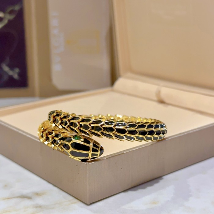【話題商品！】ブルガリ コピー のブレスレットSerpenti Viperシリーズ間の蛇骨ブレスレット