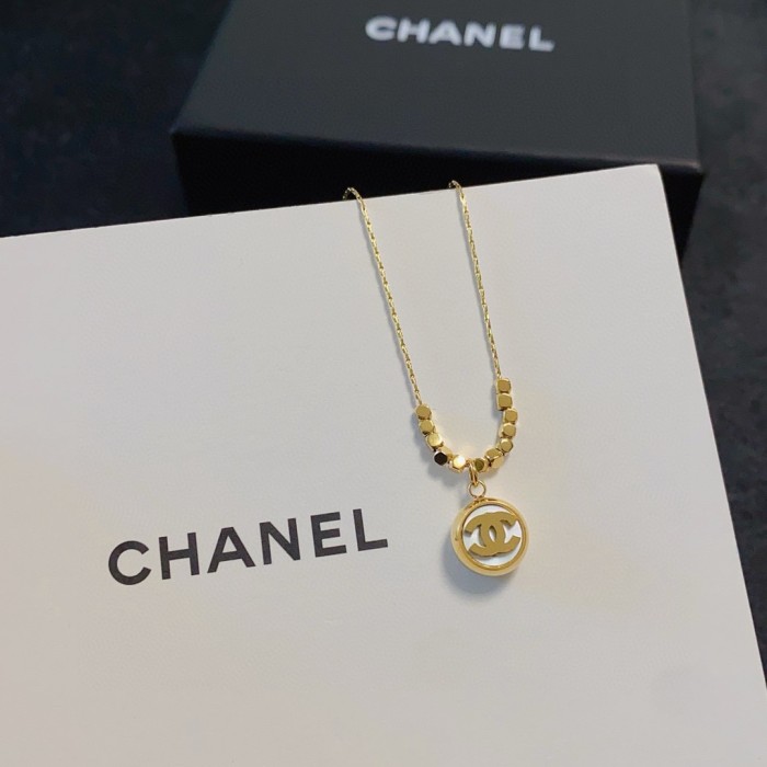 超奇跡の入荷☆ シャネル コピー Chanel ダブルC小刻み金白貝母ネックレス