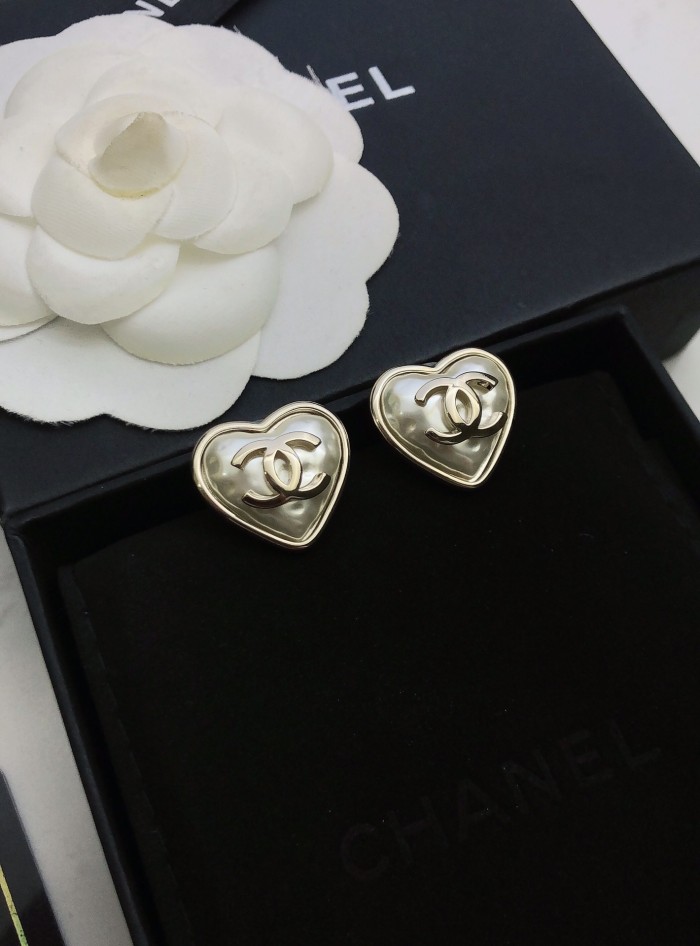 超奇跡の入荷☆ シャネル コピー Chanel2025新型桃心クラシックロゴピアス
