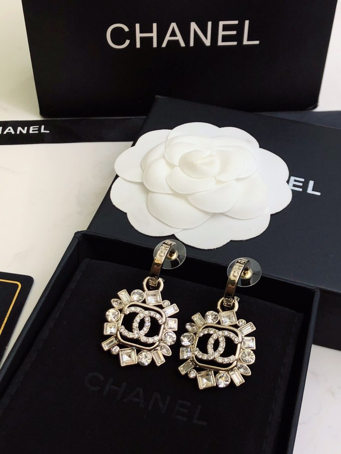 入手困難 シャネル コピーおすすめ Chanelの春先のフラワーピアス
