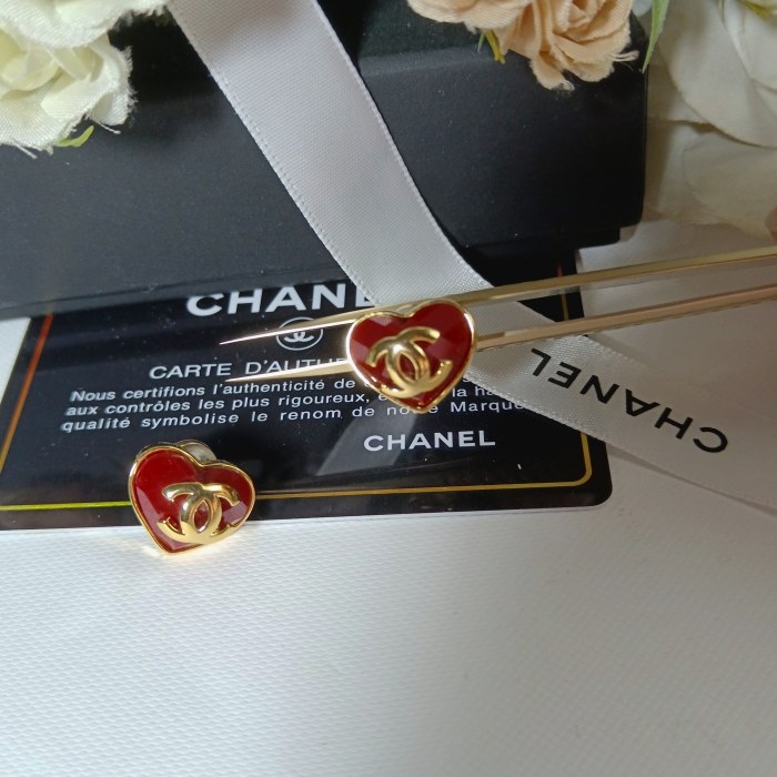 日本未入荷 シャネル コピーおすすめ Chanelの菱格ハートの赤いドリルのイヤリング