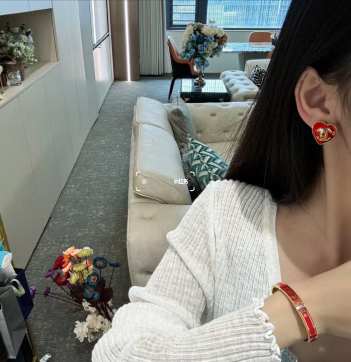 日本未入荷 シャネル コピーおすすめ Chanelの菱格ハートの赤いドリルのイヤリング