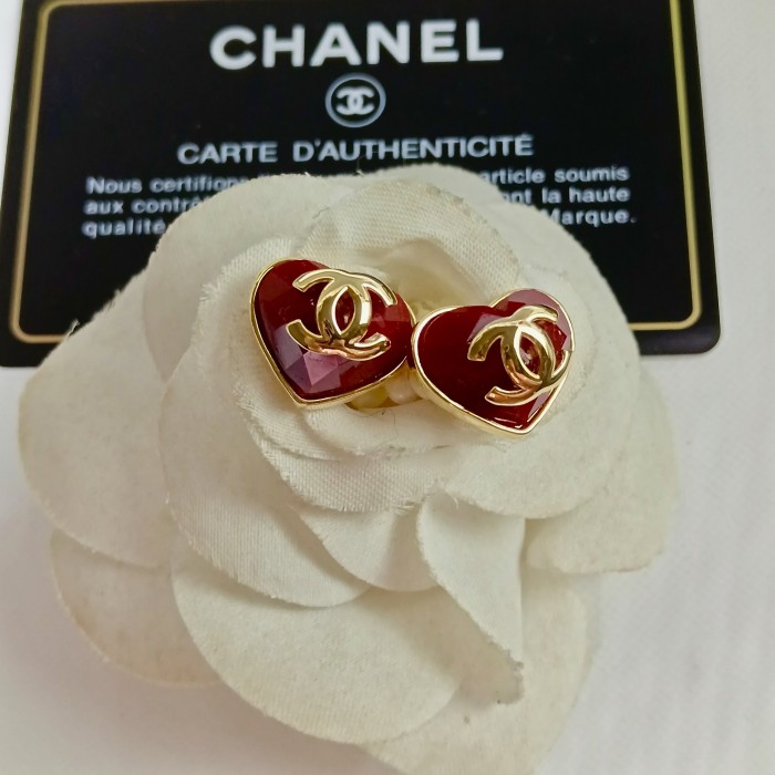 日本未入荷 シャネル コピーおすすめ Chanelの菱格ハートの赤いドリルのイヤリング