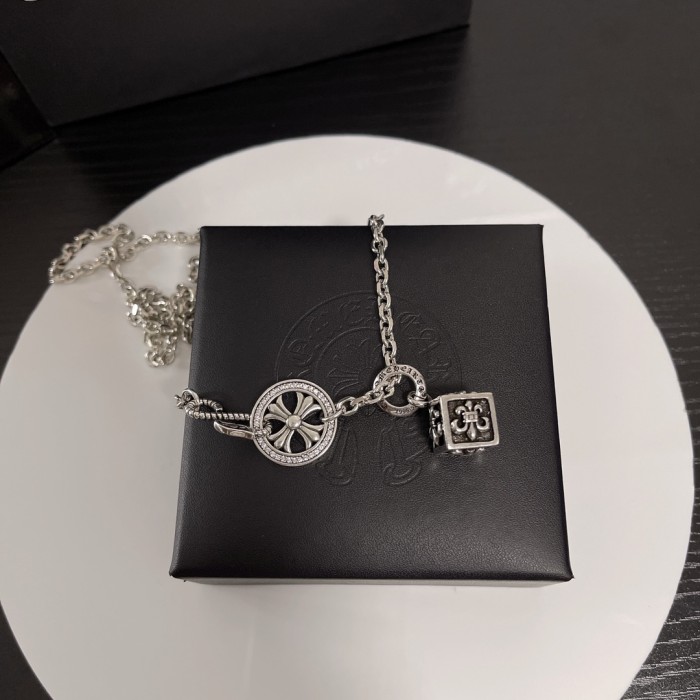 追跡付 クロムハーツ n級品 の ネックレス