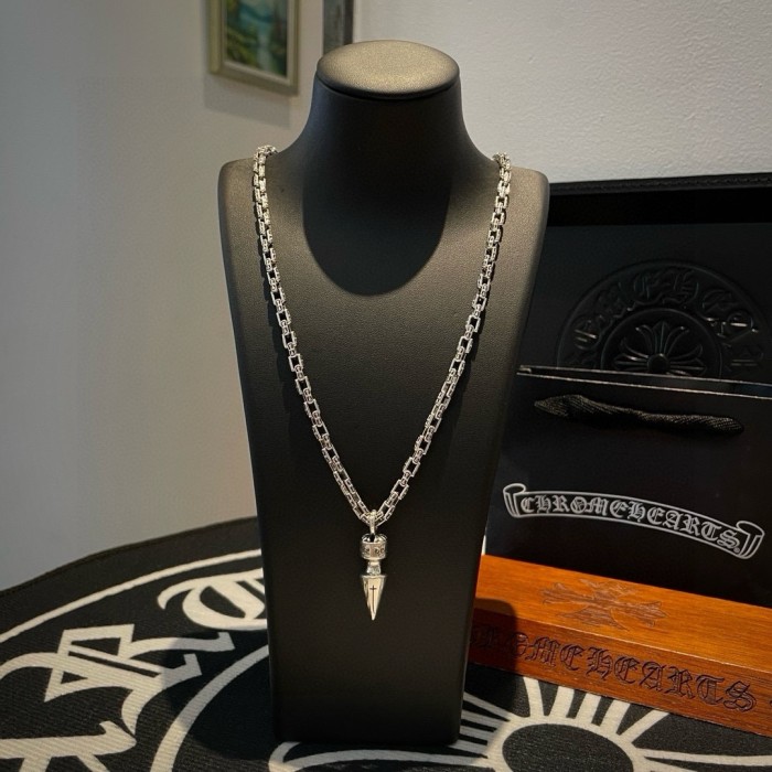 超奇跡の入荷☆ クロムハーツ n級品 古典的なレトロな十字架ネックレス